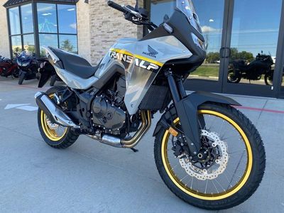 2025 Honda Transalp - Photo 1