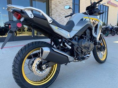 2025 Honda Transalp - Photo 8