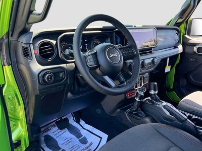 2026 Jeep Gladiator - Photo 9