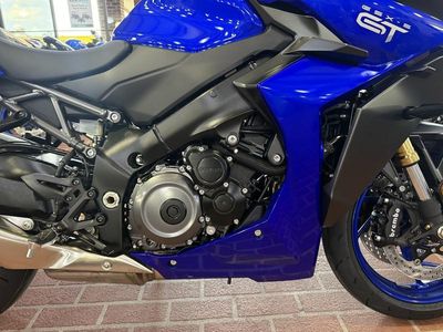 2025 Suzuki GSX-S1000GT+ - Photo 11