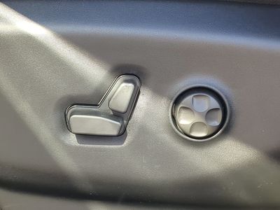 2026 Chrysler Voyager - Photo 23