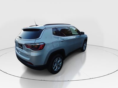2024 Jeep Compass — photo 7 view