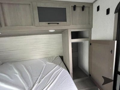 2022 Dutchmen RV Kodiak Cub — photo 12 view
