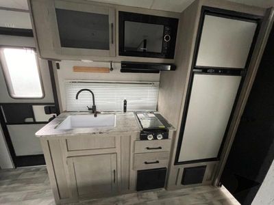 2022 Dutchmen RV Kodiak Cub — photo 14 view