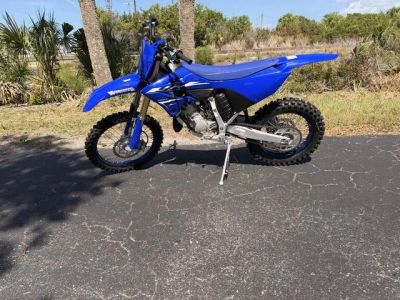 2026 Yamaha YZ125X — front three-quarter view
