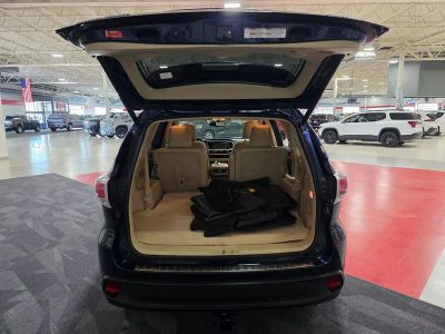 2015 Toyota Highlander — detail view