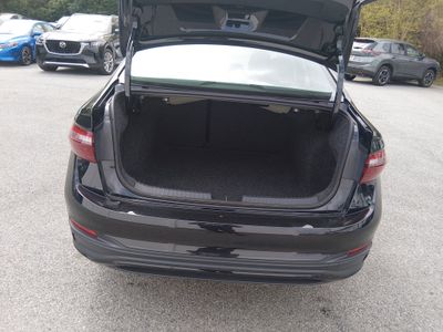 2024 Volkswagen Jetta — photo 11 view