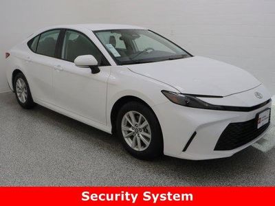 2025 Toyota Camry FWD - Photo 4