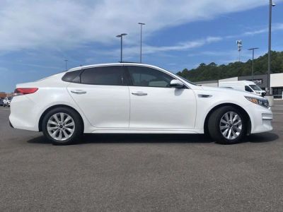 2018 Kia Optima - Photo 2