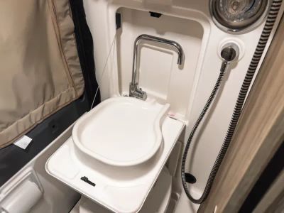2027 Winnebago TRAVATO — photo 16 view