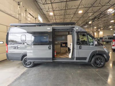 2027 Winnebago TRAVATO — photo 18 view