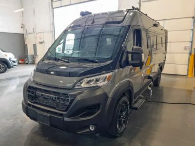 2027 Winnebago TRAVATO — photo 22 view