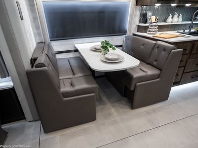 2027 Foretravel Realm Limited FL605 - Photo 18