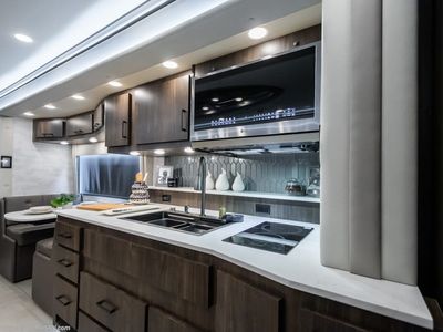 2027 Foretravel Realm Limited FL605 - Photo 29