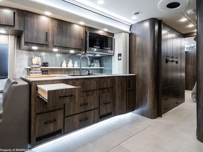 2027 Foretravel Realm Limited FL605 - Photo 21