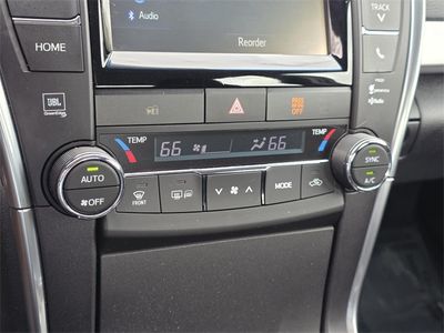 2017 Toyota Camry - Photo 19