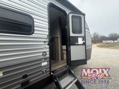 2026 Coachmen RV Catalina Summit Series 8 - Photo 11
