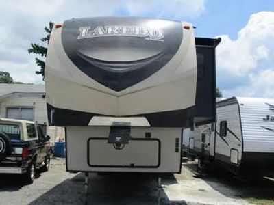 2018 Keystone RV Laredo Mid-Profile 342RD — front three-quarter view