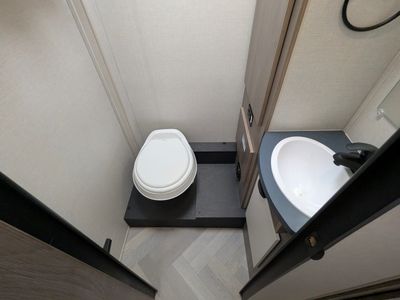 2025 Coachmen Cross Trail EV - Photo 10