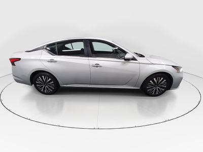 2023 Nissan Altima — photo 8 view