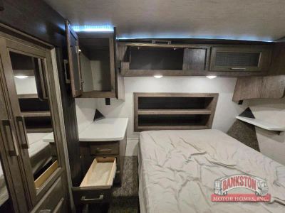 2019 Cyclone 3600 — photo 32 view