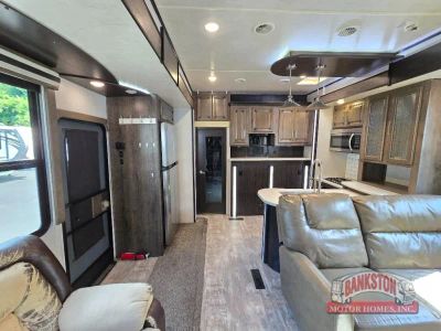 2019 Cyclone 3600 — photo 35 view