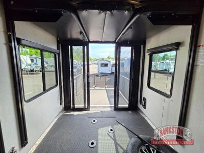 2019 Cyclone 3600 — photo 20 view