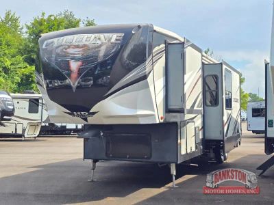 2019 Cyclone 3600 — detail view