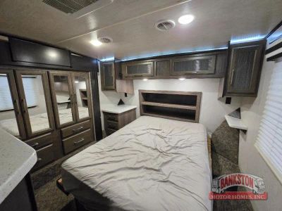 2019 Cyclone 3600 — photo 31 view