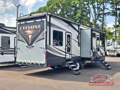 2019 Cyclone 3600 — rear three-quarter view