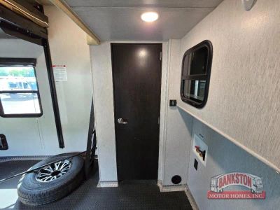 2019 Cyclone 3600 — photo 15 view