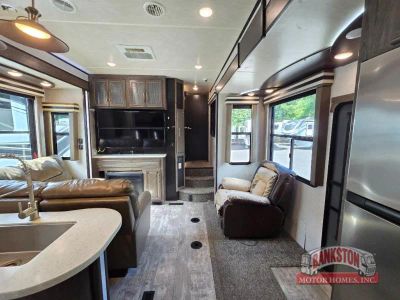 2019 Cyclone 3600 — photo 25 view
