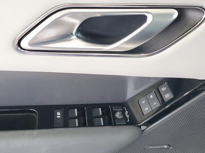 2025 Land Rover Range Rover Velar - Photo 15