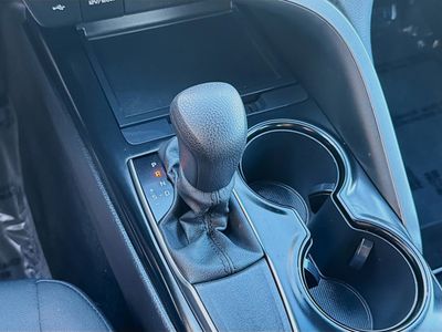 2020 Toyota Camry - Photo 13