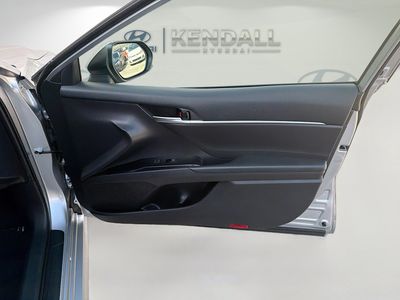 2020 Toyota Camry - Photo 30
