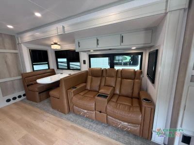 2026 Dynamax DynaQuest XL — photo 17 view