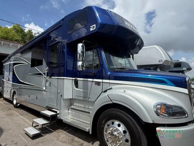 2026 Dynamax DynaQuest XL — side profile view