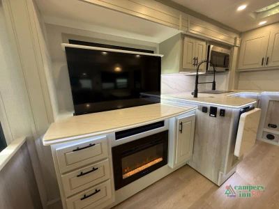 2026 Dynamax DynaQuest XL — photo 20 view