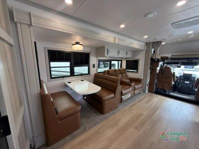 2026 Dynamax DynaQuest XL — photo 16 view