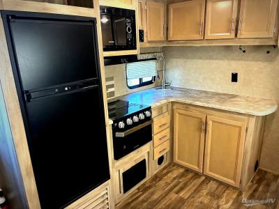 2019 Coachmen Catalina Trail Blazer — engine compartment view