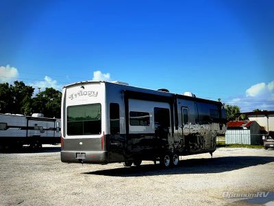 2013 Dynamax Corp Trilogy — side profile view