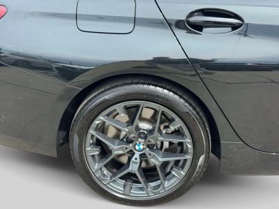2025 BMW 3 Series - Photo 9