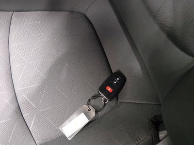 2024 Toyota RAV4 - Photo 15