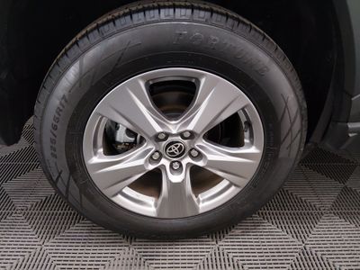 2024 Toyota RAV4 - Photo 10
