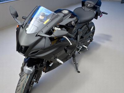 2025 Yamaha YZF-R7 - Photo 2