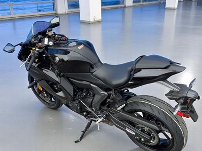 2025 Yamaha YZF-R7 - Photo 6