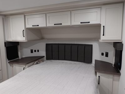 2026 Grand Design Momentum M Class — photo 8 view