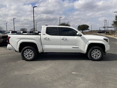 2026 Toyota Tacoma - Photo 4