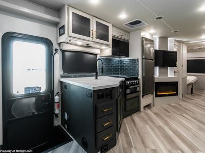 2026 Holiday Rambler Invicta - Photo 13