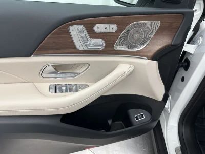 2026 Mercedes-Benz GLE — photo 11 view